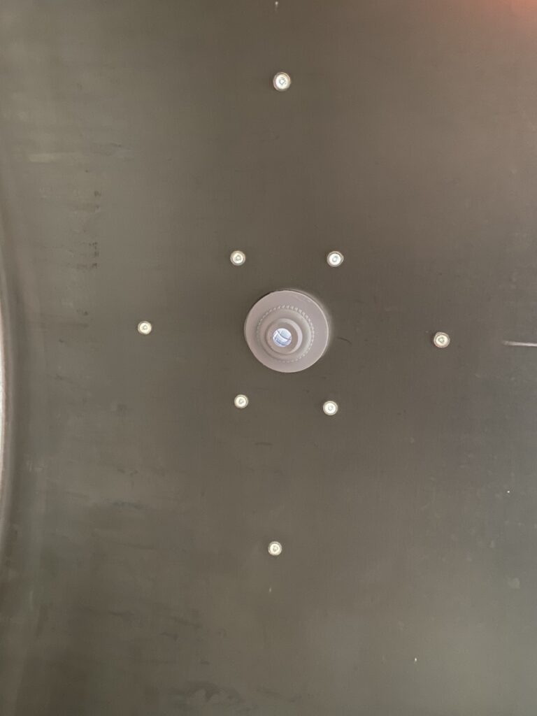 LED Beleuchtung im DIY Whirlpool Milchtank – RGB-Farbwechsel sorgt für Stimmung im sprudelnden Wasser